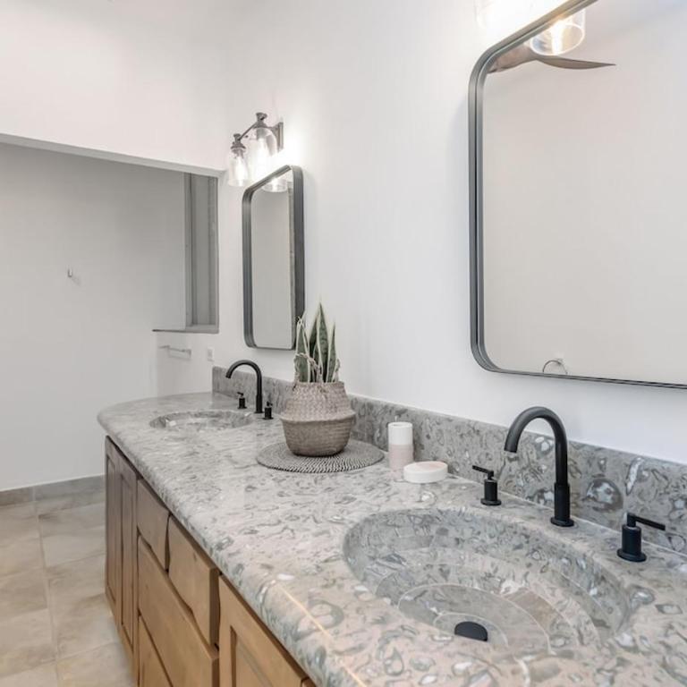 The one and only Pedregal Hollywood House - Villa - 3