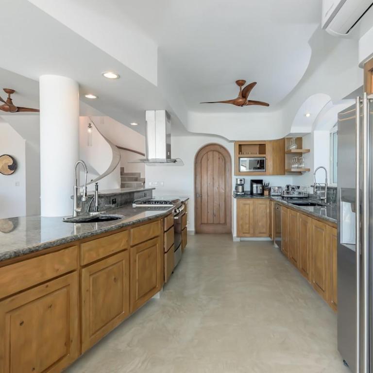 The one and only Pedregal Hollywood House - Villa - 43