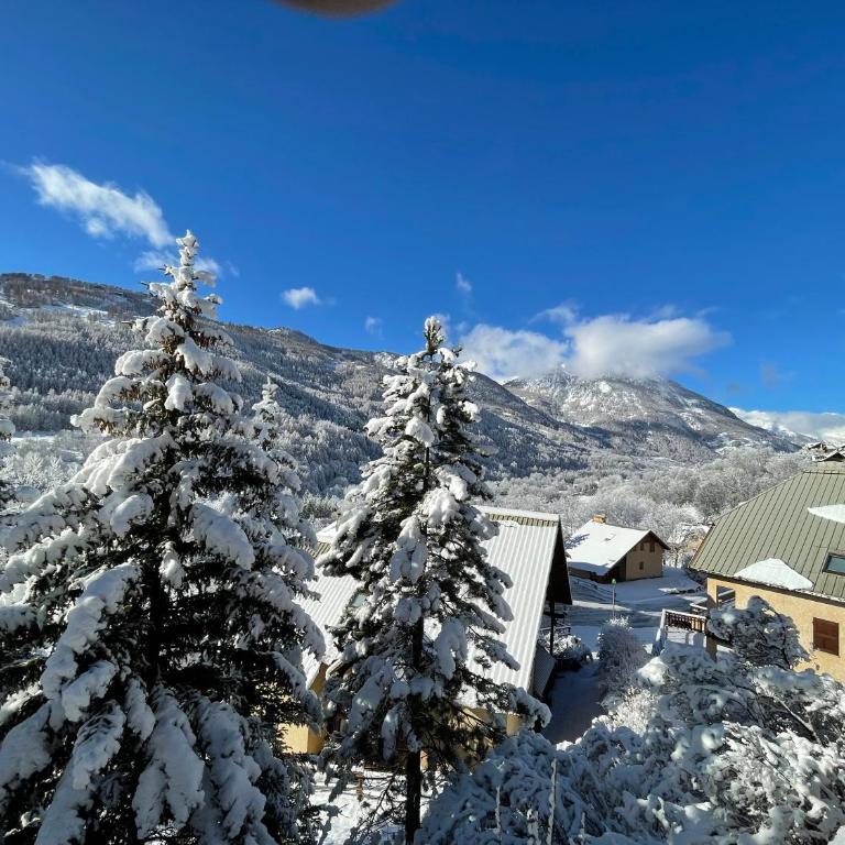 Grand Appartement dans Chalet Serre Chevalier à 8 minutes des pistes - Appartement avec Vue sur la Montagne - 6