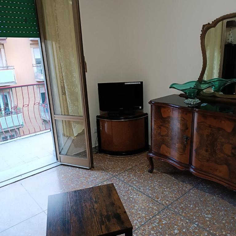 Hortis Apartment, 5 persone, 2 camere, balcone, Metro C per il Colosseo a 10 minuti e tram per Termini a 2 minuti - Appartement 2 Chambres - 23