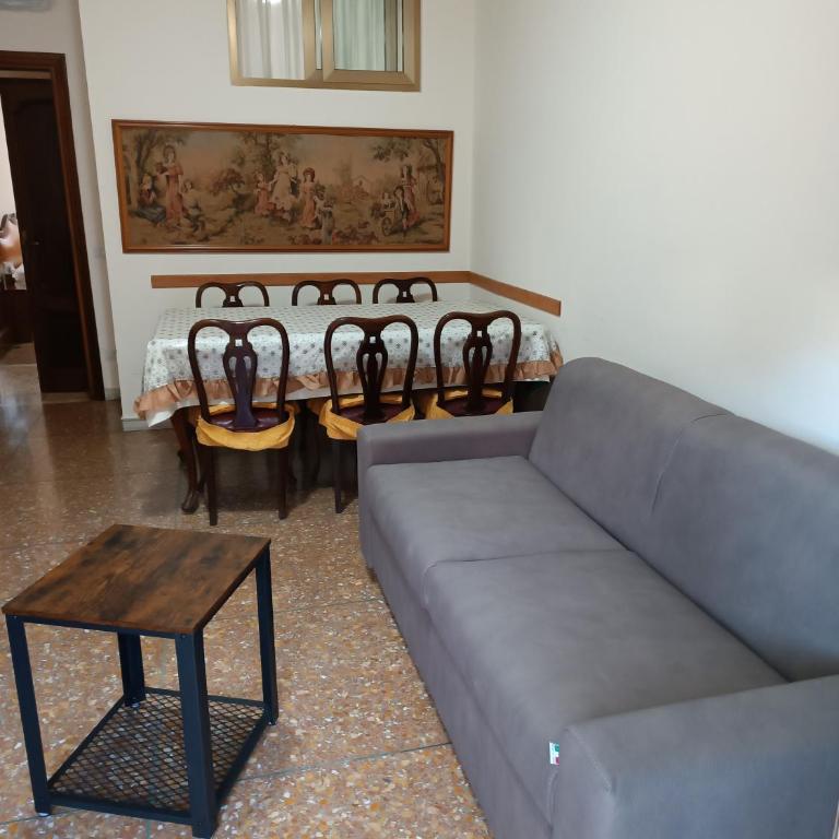 Hortis Apartment, 5 persone, 2 camere, balcone, Metro C per il Colosseo a 10 minuti e tram per Termini a 2 minuti - Appartement 2 Chambres - 25