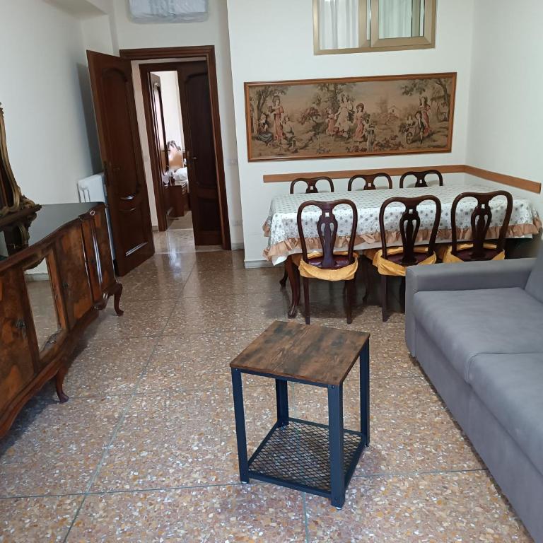 Hortis Apartment, 5 persone, 2 camere, balcone, Metro C per il Colosseo a 10 minuti e tram per Termini a 2 minuti - Appartement 2 Chambres - 24