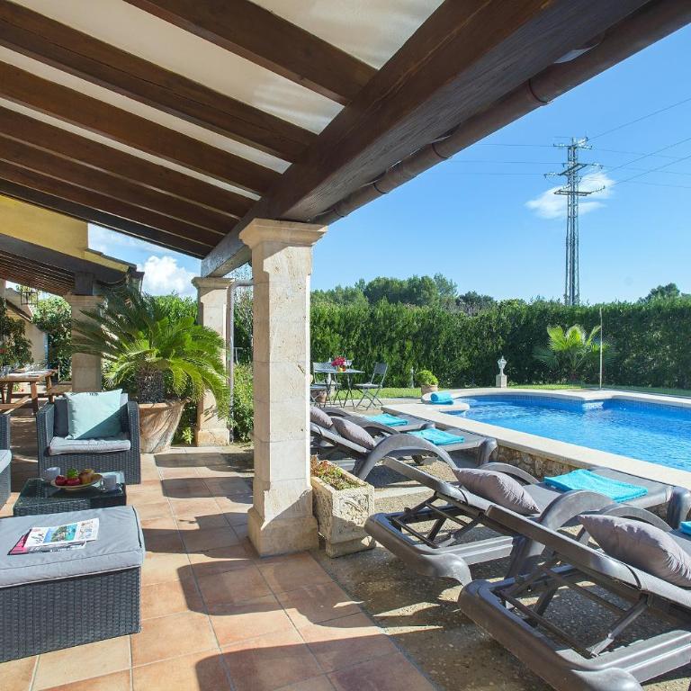 Owl Booking Villa Can Esteva - Family and Friends - Villa con vistas al jardín - 1