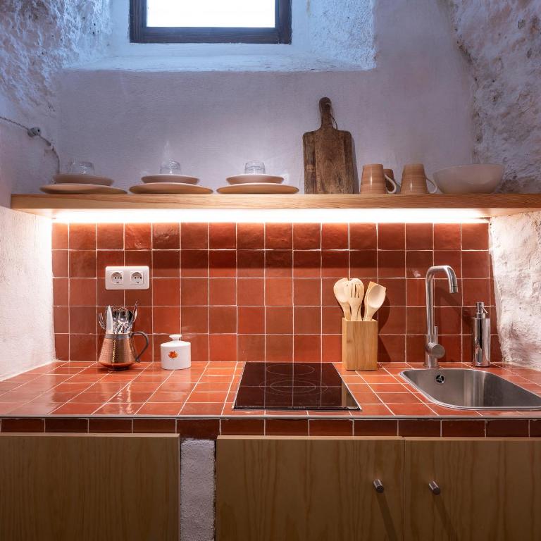 Carmen del Azahar by Florentia Homes - Cave Suite with Bathtub - 12