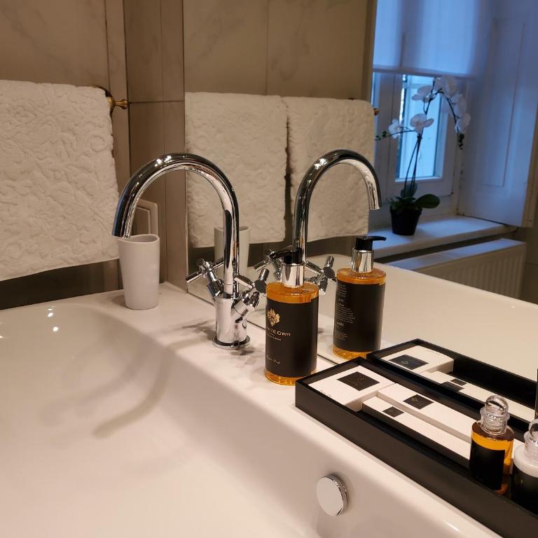 Palais Kneissl - Suite mit Poolblick - 9