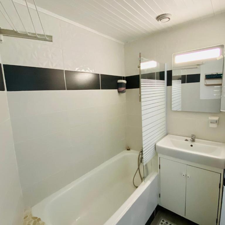 Les Studios de la Côte Roz - Vue Mer - Ecume - One-Bedroom Apartment - 7