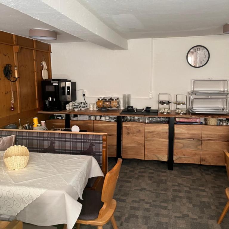 Pension Grünwald - Habitación Doble con aseo compartido - 4