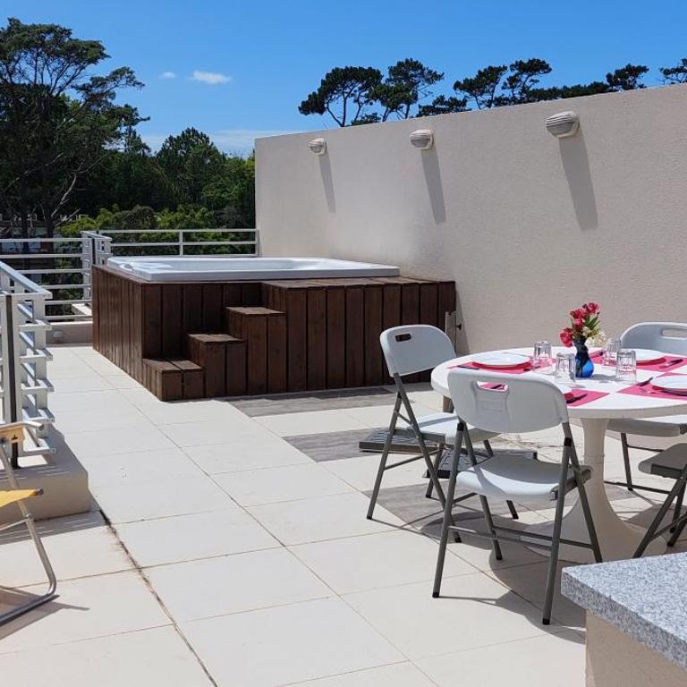 ESPECTACULAR PENTHOUSE CON TERRAZA PARRILLERO Y JACUZZI PROPIO, PREMIADO POR AWARD TERCER AÑO CONSECUTIVO -Edificio Jardins Del Est San Rafael- - One-Bedroom Apartment - 4
