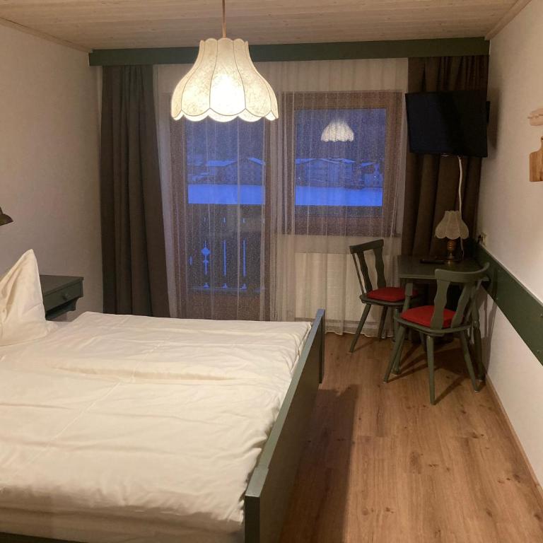 Rosi`s - Doppelzimmer mit Balkon - 4