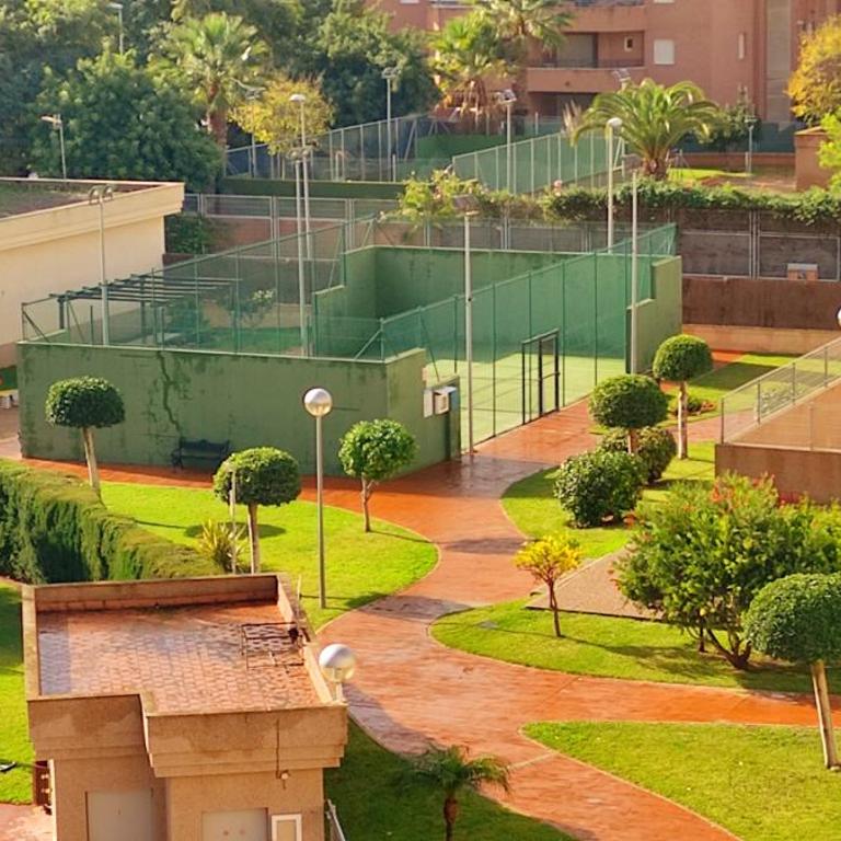 Apartamento TomCar Piscina, Pádel, wifi y zonas comunes - Apartamento de 3 dormitorios - 10