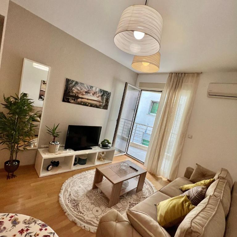 City Centre Getaway - Two-Bedroom Apartment - 3