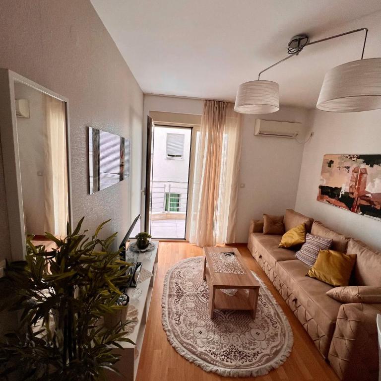 City Centre Getaway - Two-Bedroom Apartment - 1