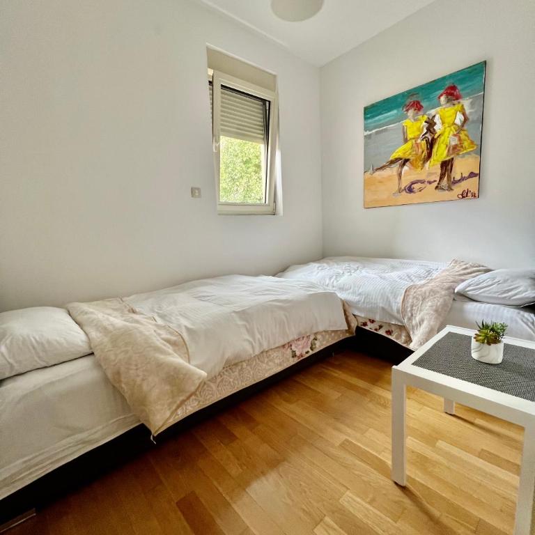 City Centre Getaway - Two-Bedroom Apartment - 15