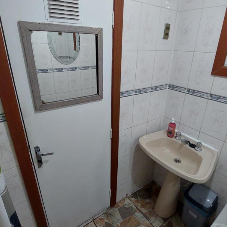 Hospedaje Familiar - Habitación Individual Económica - 9