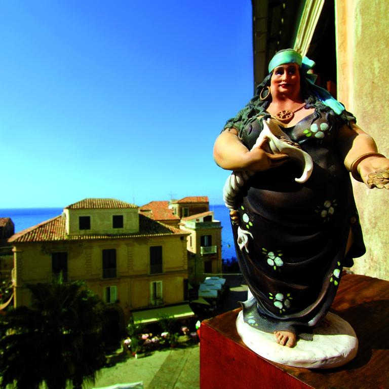 Donnaciccina Accomodation - Camera Familiare con Vista - 8