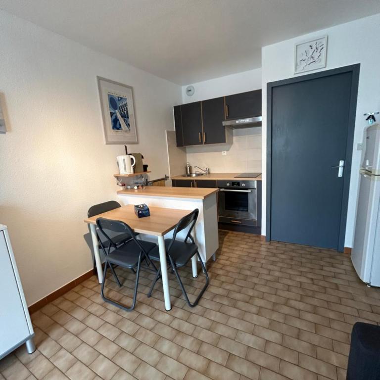T2 à côté de la mer quartier des Quilles - Appartement 1 Chambre - 7