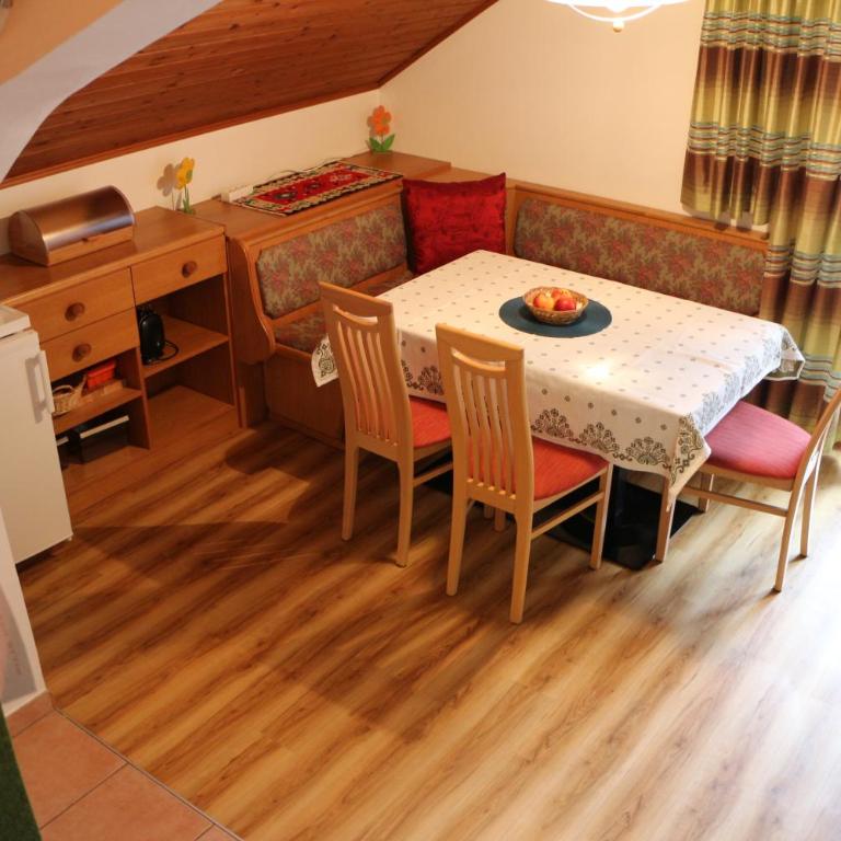 Ferienwohnungen Kraker - Comfort Apartment mit 2 Schlafzimmern und Balkon - 20