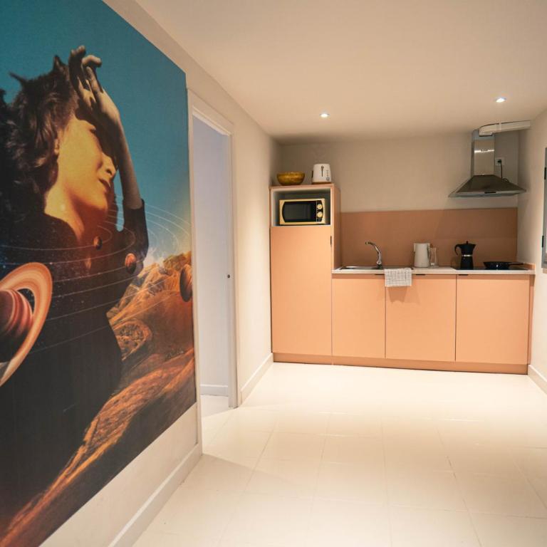 Smartr Barcelona Ramblas - Three-Bedroom Apartment - 5