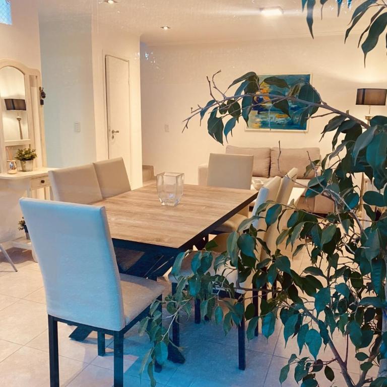 DUPLEX EN COMPLEJO CERRADO con cochera!!! - Apartamento de 2 dormitorios - 5