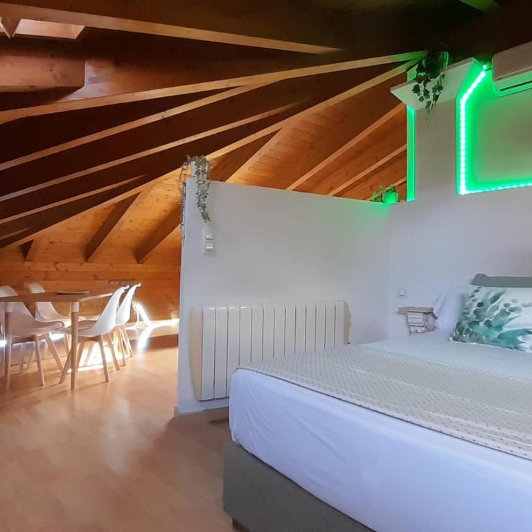 Dos Torres Númenor Ático Abuhardillado - One-Bedroom Apartment - 22