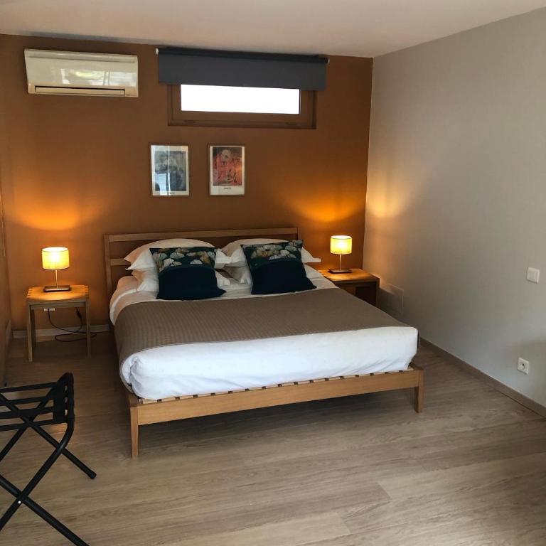 Couette et Café - Chambre Double avec Salle de Bains Privative - 12