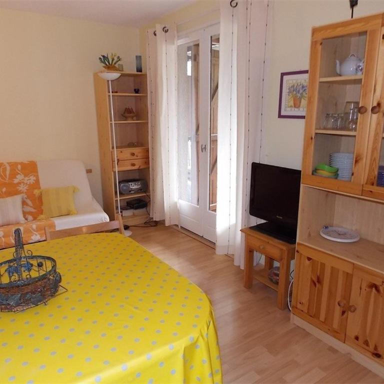 Luchon T2 Centre Ville avec Balcon Sud et Parking - Animaux Admis - FR-1-313-194 - Appartement (4 Adultes) - 1