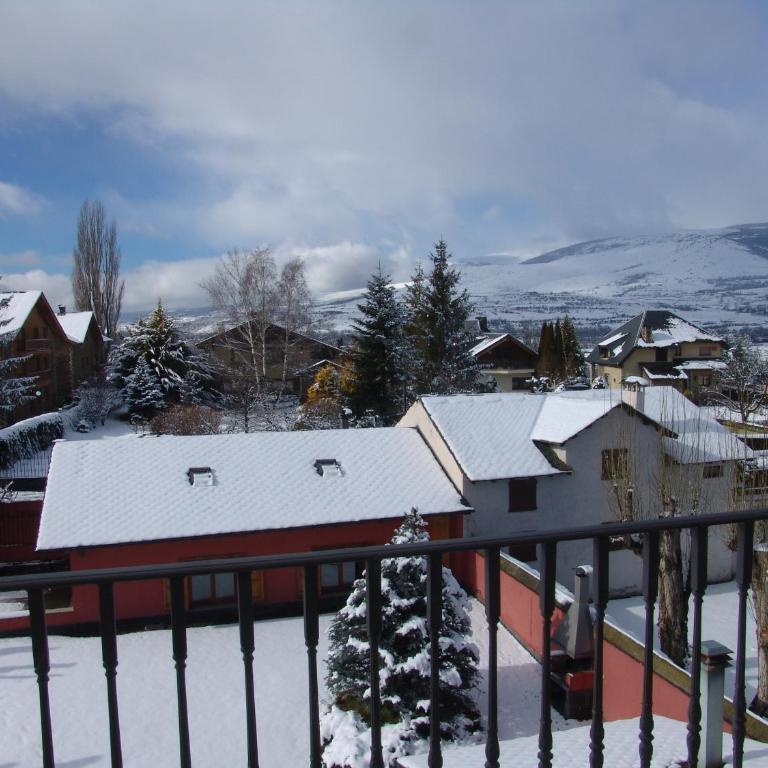 Apartaments Boutique la Torreta del Llac - Apartment mit 2 Schlafzimmern, einem Balkon und Bergblick - 1