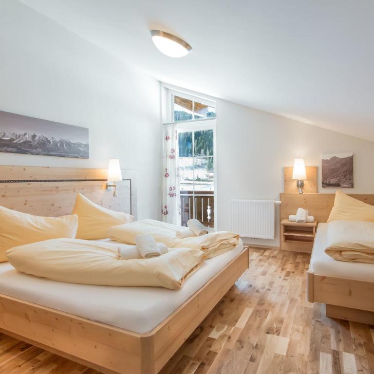 Appartements Bergheimat - Großes Apartment mit 2 Schlafzimmern und einem Balkon - 12