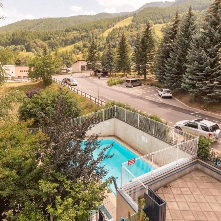 Appartement lumineux 3 pièces proche télécabine et commerces avec piscine chauffée - Appartement 2 Chambres - 17