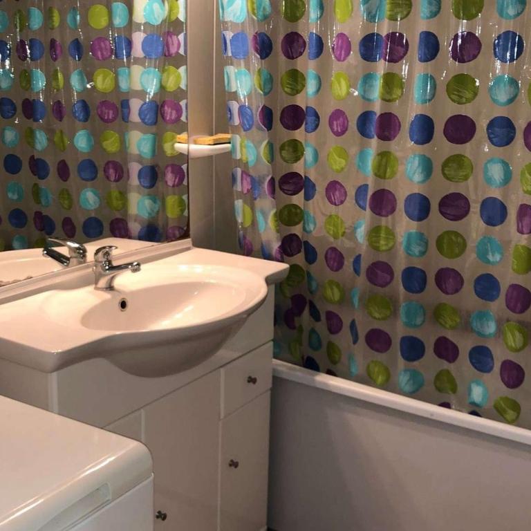 Grand T3 à 100m des commerces, plage et piscine, 6 couchages, parking facile - FR-1-81-507 - Apartment (6 Erwachsene) - 13