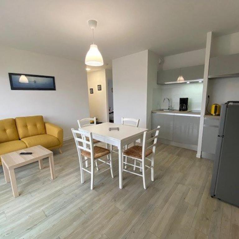 Appartement 3 pièces rénové avec piscine à Quiberon - Balcon, parking, proche plage - FR-1-478-207 - Apartment - 2