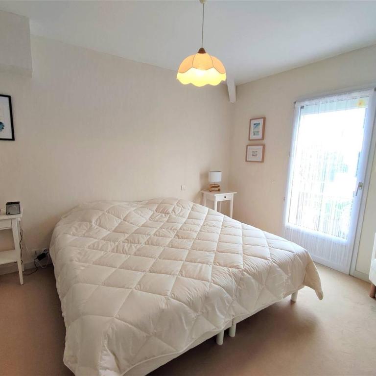 Bel Appartement 3* au Centre de Perros-Guirec avec WIFI, Balcon et Parking - FR-1-368-337 - Apartment - 3