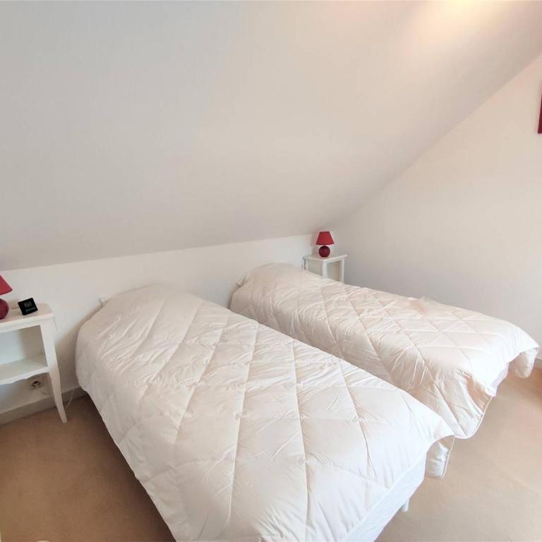 Bel Appartement 3* au Centre de Perros-Guirec avec WIFI, Balcon et Parking - FR-1-368-337 - Apartment - 4