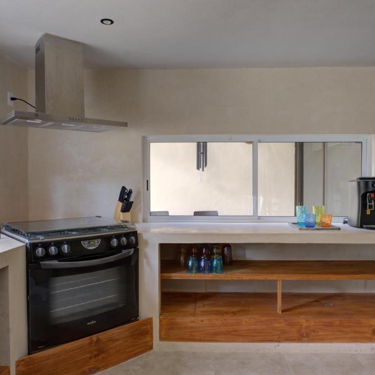 5BR Beautiful home in downtown Cancun, 10min beach - Five-Bedroom House - 25