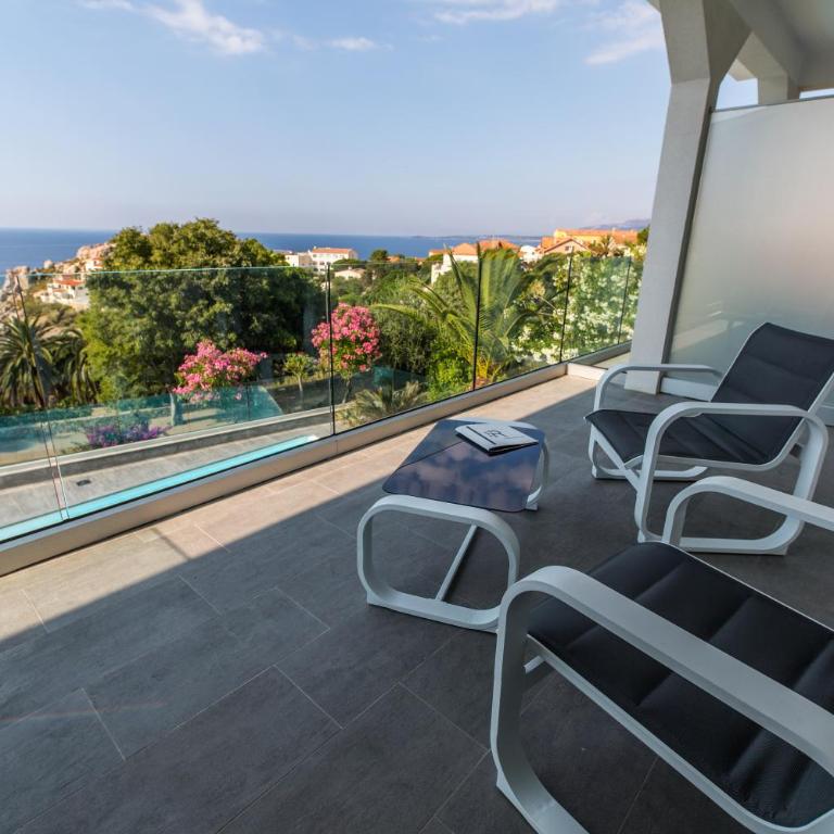 Hotel Villa R - Chambre Double ou Lits Jumeaux Deluxe - Vue sur Mer - 1
