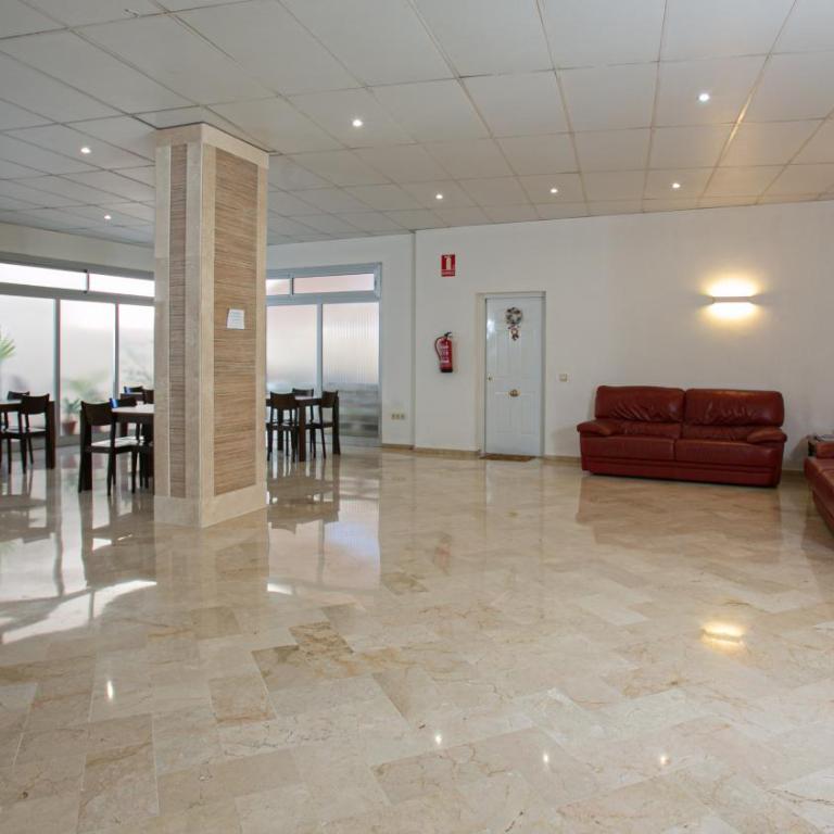 Front sea view apartment on Marbella's beach promenade - Two-Bedroom Apartment - 11