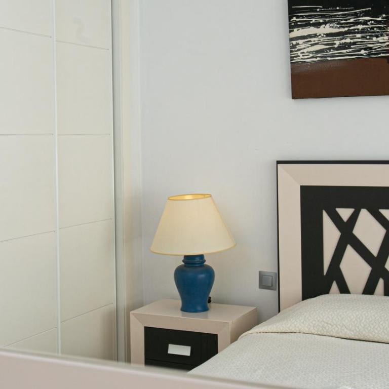 Front sea view apartment on Marbella's beach promenade - Two-Bedroom Apartment - 14