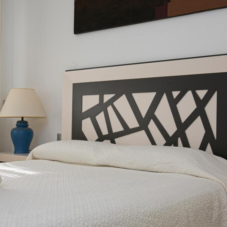 Front sea view apartment on Marbella's beach promenade - Two-Bedroom Apartment - 15