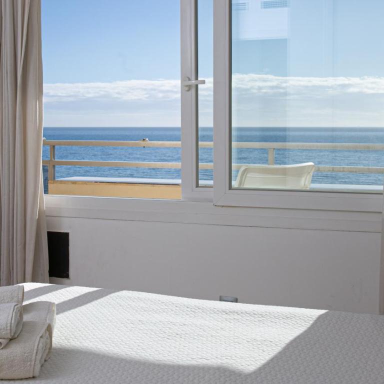 Front sea view apartment on Marbella's beach promenade - Two-Bedroom Apartment - 18