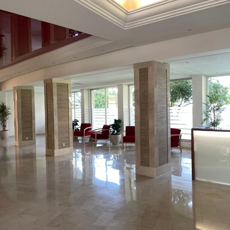 Front sea view apartment on Marbella's beach promenade - Two-Bedroom Apartment - 13