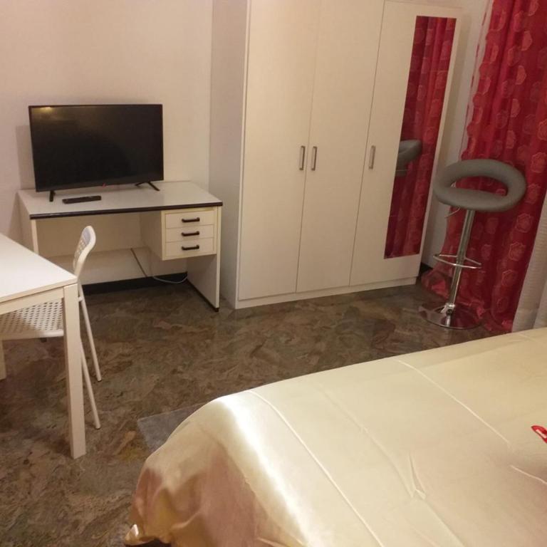 Executive center rooms - Comfort Triple Room with Shower - 4