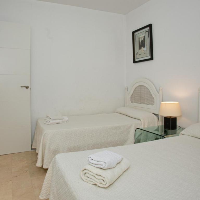 Front sea view apartment on Marbella's beach promenade - Two-Bedroom Apartment - 27