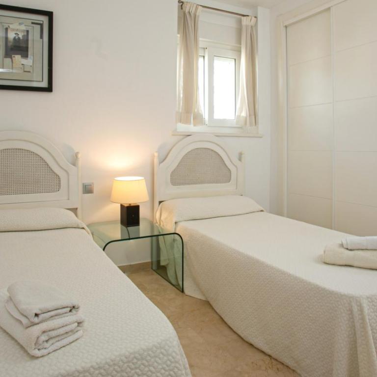 Front sea view apartment on Marbella's beach promenade - Two-Bedroom Apartment - 28
