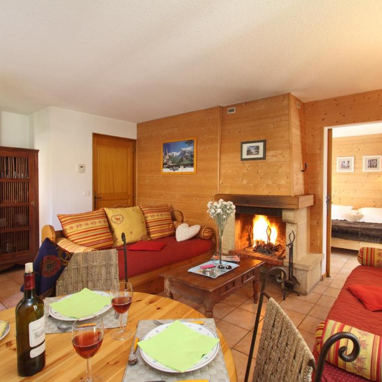 Chez Philippe - Appartements et Chalets - Panoramic Village vue Glaciers - N°181 Apartment MARMOTTE - Separated room with private terrace and glacier view - 1