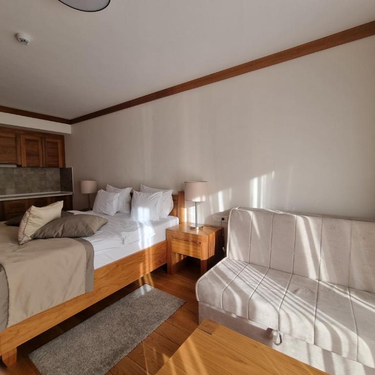 Apartman S-lux privatni app u sklopu hotela Vucko - Deluxe King Studio - 4