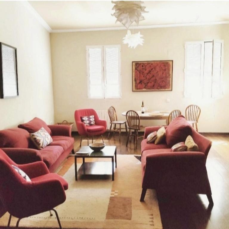 No turistic rental, Duplex penthouse in the historic center, Valencia, ideal for those looking to stay in the city for a season, including professionals and students - Three-Bedroom Apartment - 11