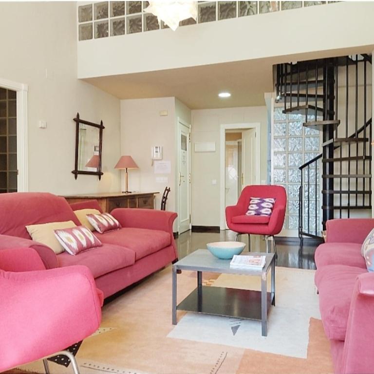 No turistic rental, Duplex penthouse in the historic center, Valencia, ideal for those looking to stay in the city for a season, including professionals and students - Three-Bedroom Apartment - 12