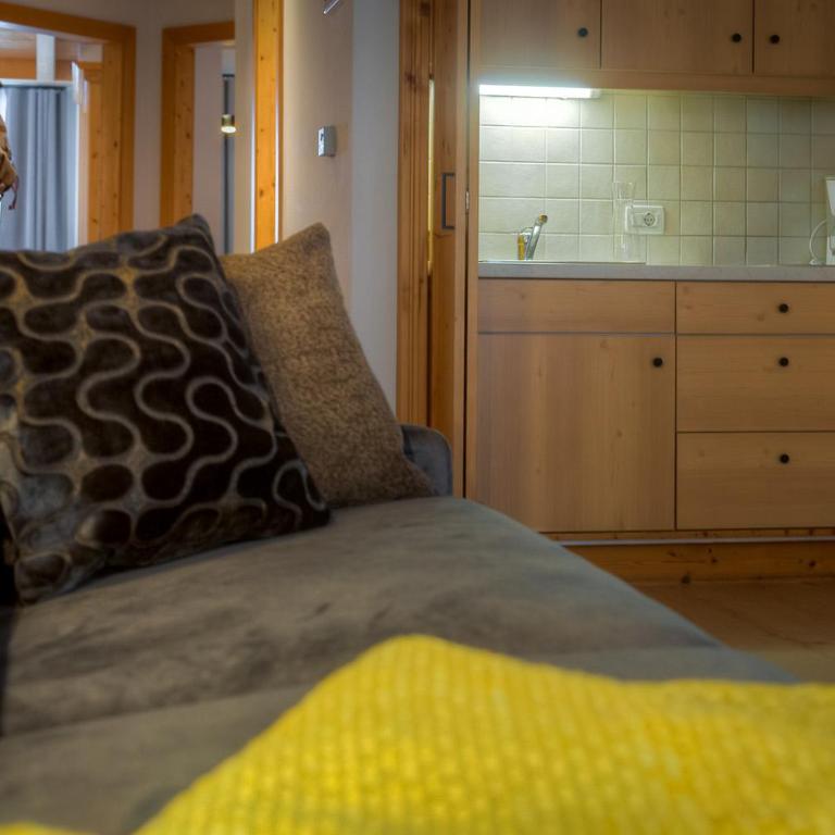 Eden Apartments - Two-Bedroom Apartment with Balcony and Mountain View - 9