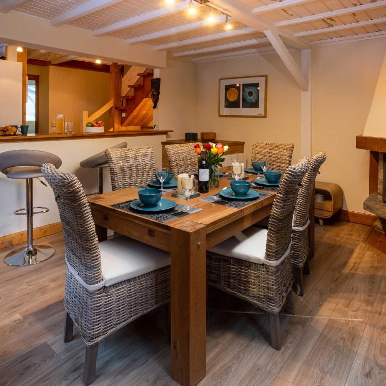 Chalet des Favrands - Three-Bedroom Chalet - 7