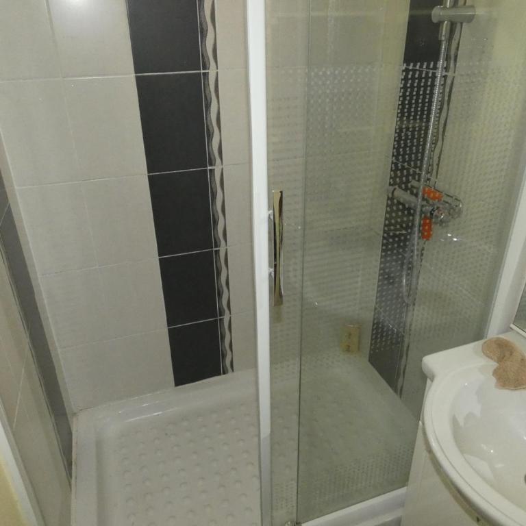 Appartement T3 en centre-ville avec terrasse et parking privé à Royan - FR-1-71-90 - Apartment (4 Adults) - 7